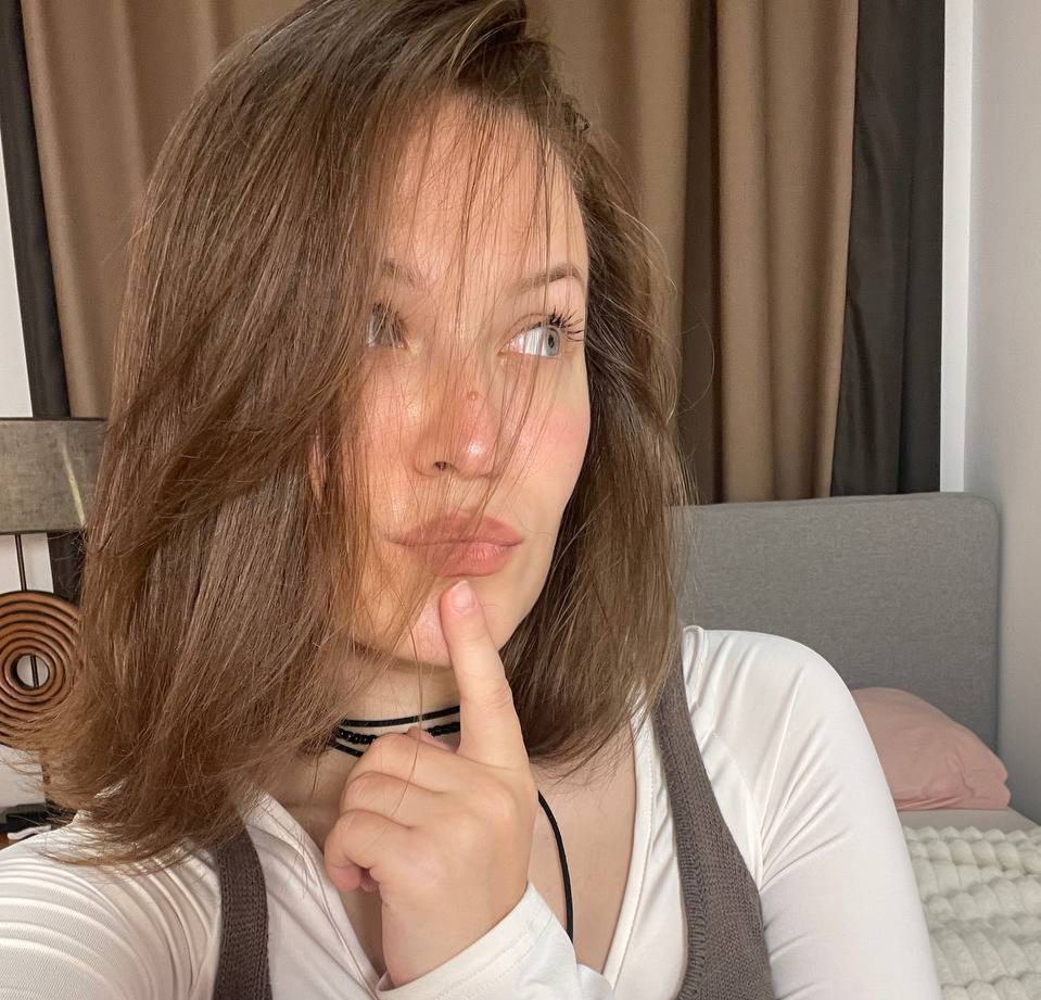 NeonyMuseLive Porn Creator Profile Image